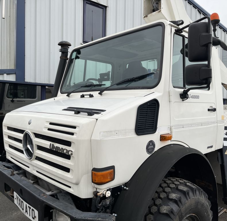 U4000 WITH 15M ACCESS PLATFORM