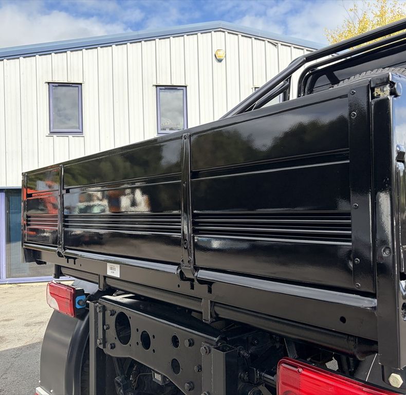 ONE-OFF CUSTOM BUILD - STUNNING TRUCK!