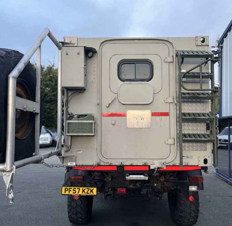ZEPPELIN EX-MILITARY BOX - WELL EQUIPPED CAMPER CONVERSION