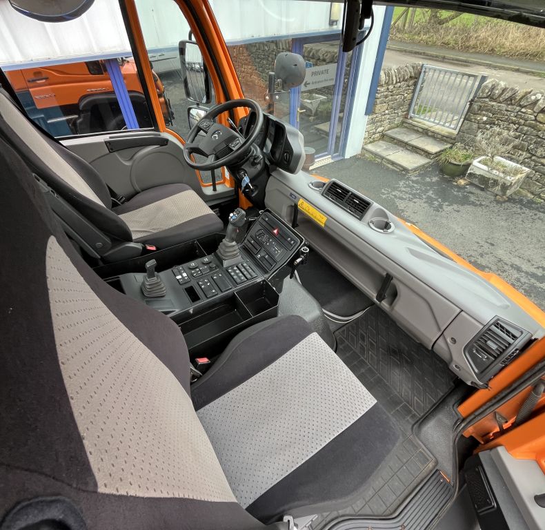 2016 U423 - ONE OWNER FROM NEW