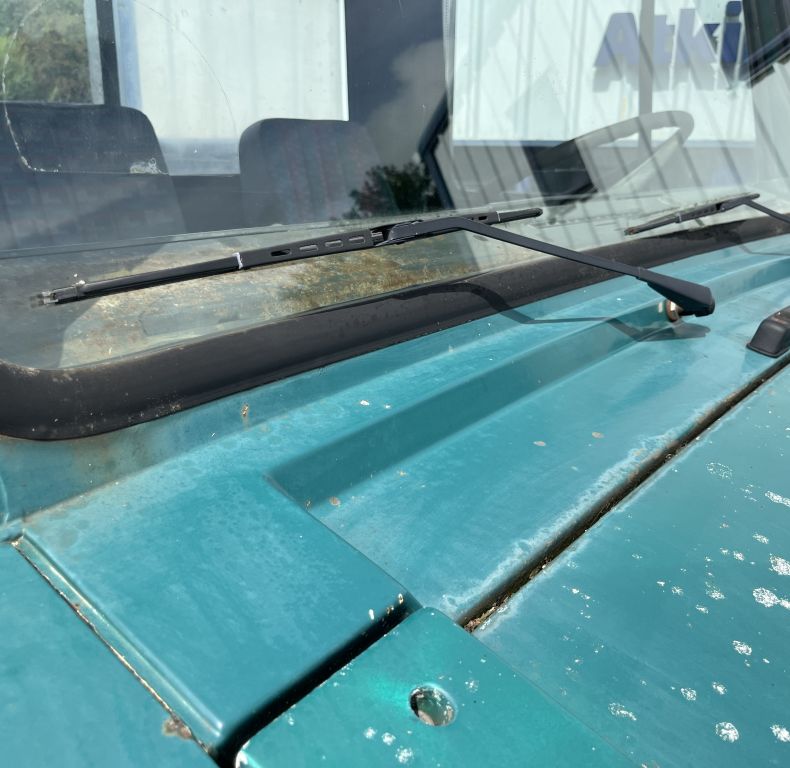 U1600AG REAR LINKAGE & HITCH