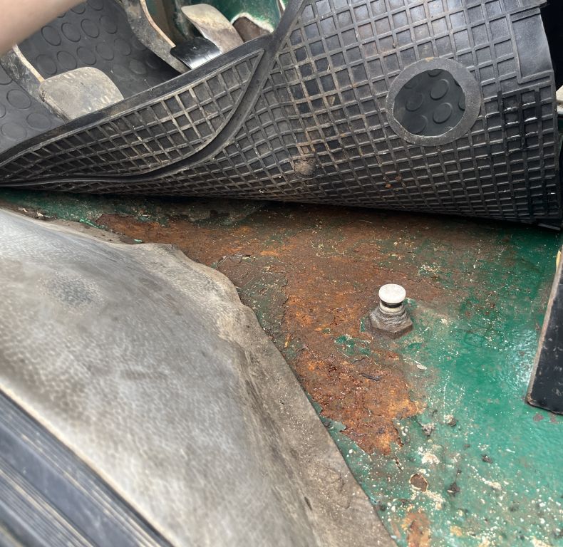U1600AG REAR LINKAGE & HITCH