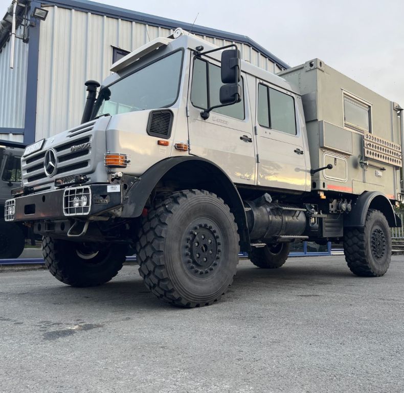 U4000 DOUBLE CAB CAMPER