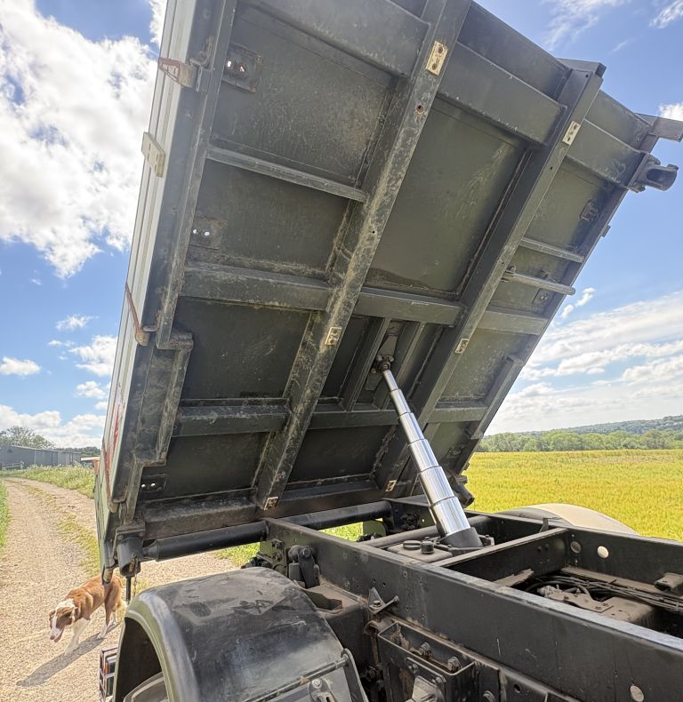 U400 WITH PICK UP HITCH