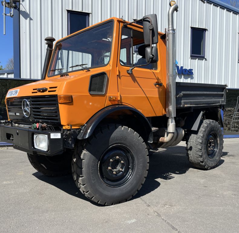 U1400 TOWING MACHINE