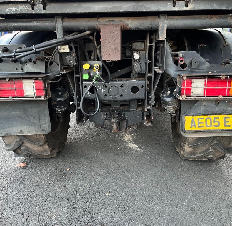 U400 6 CYL AG REG C/W PICK UP HITCH