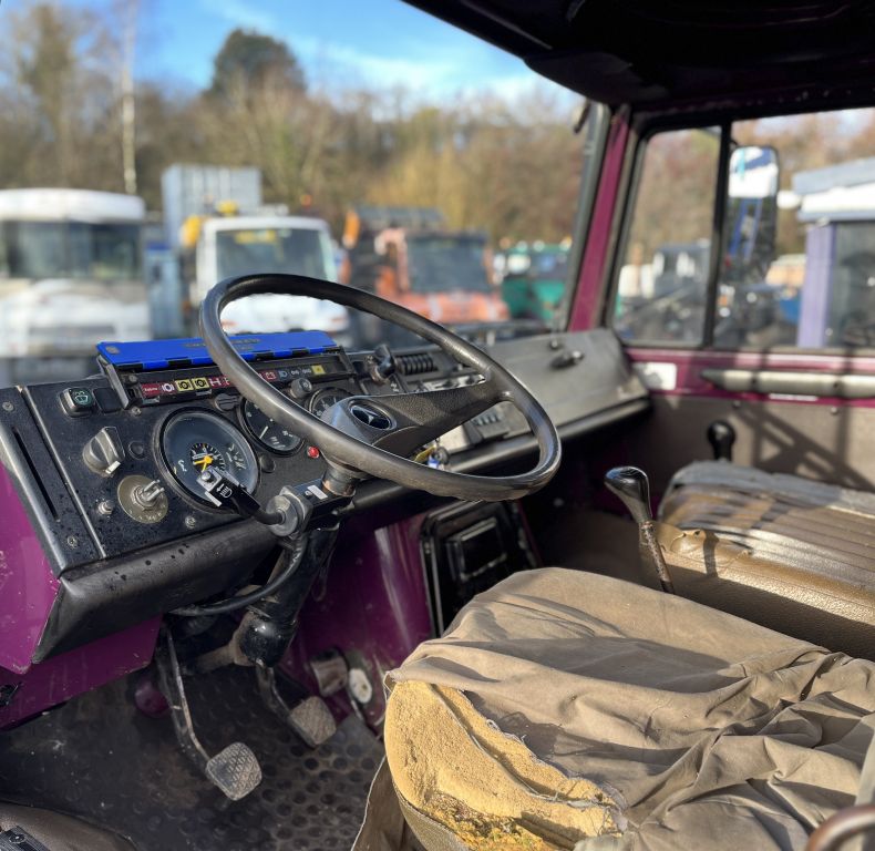 U1300L 3 WAY TIPPER - GREAT VALUE