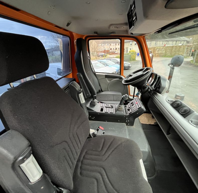 DIRECT GERMAN MOTORWAY MAINTENANCE UGE U527 - 2014