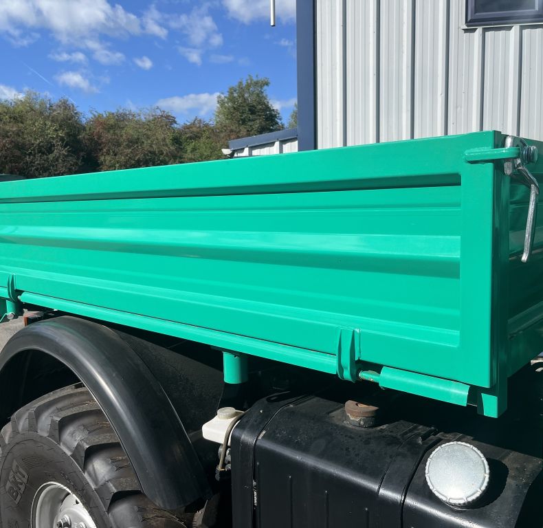 U1600 AG SPEC; FRONT & REAR LINKAGE, PTO, 3 WAY TIP