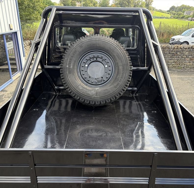 ONE-OFF CUSTOM BUILD - STUNNING TRUCK!
