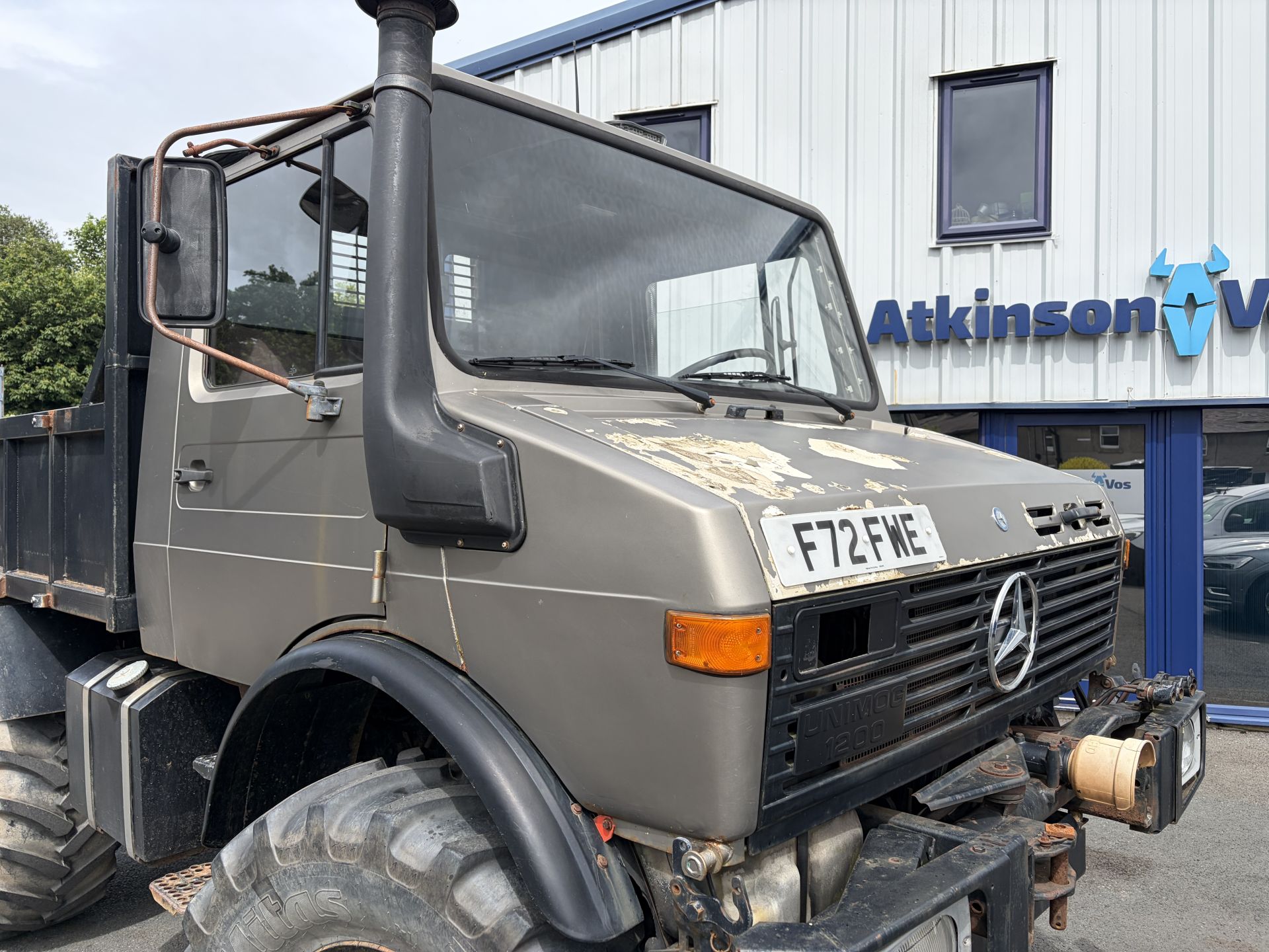 U1200AG SOLID UNIMOG READY TO GO TO WORK | Atkinson Vos