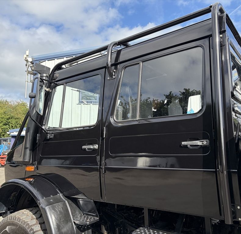 ONE-OFF CUSTOM BUILD - STUNNING TRUCK!