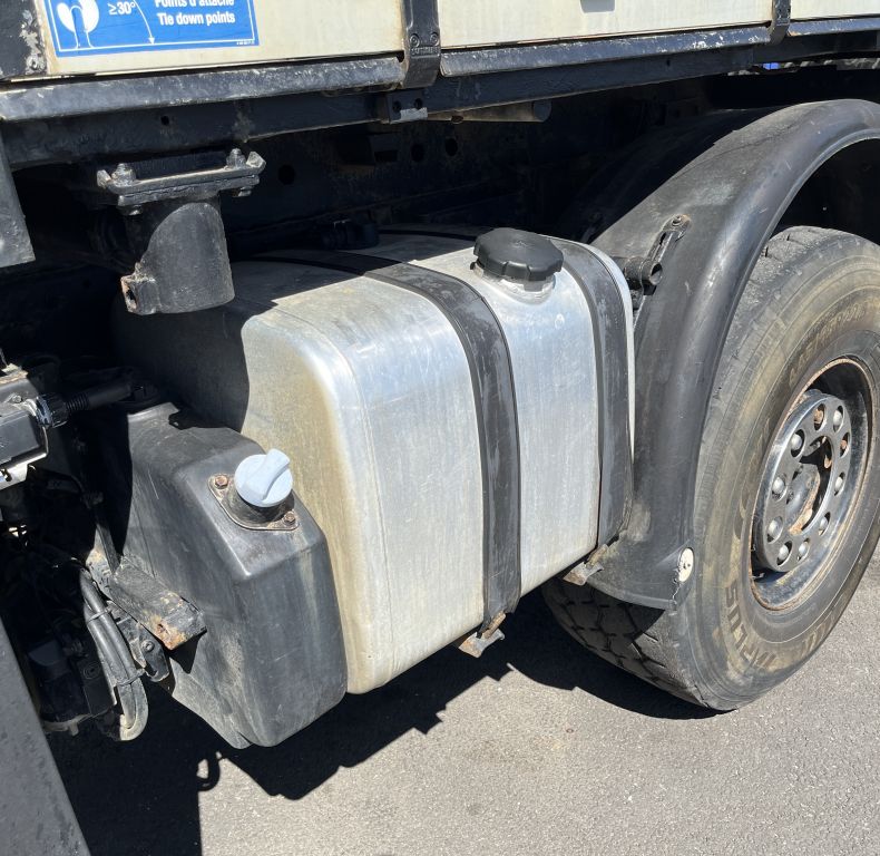 U400 AG REGISTERED WITH PICK-UP HITCH