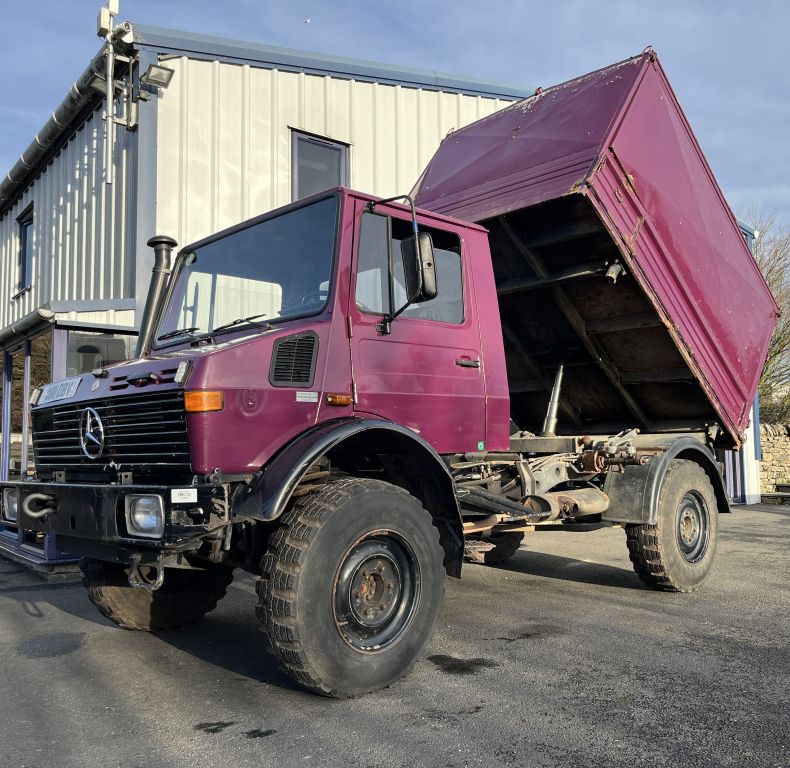 U1300L 3 WAY TIPPER - GREAT VALUE