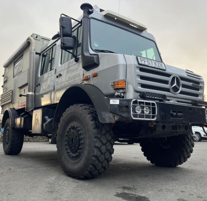 U4000 DOUBLE CAB CAMPER