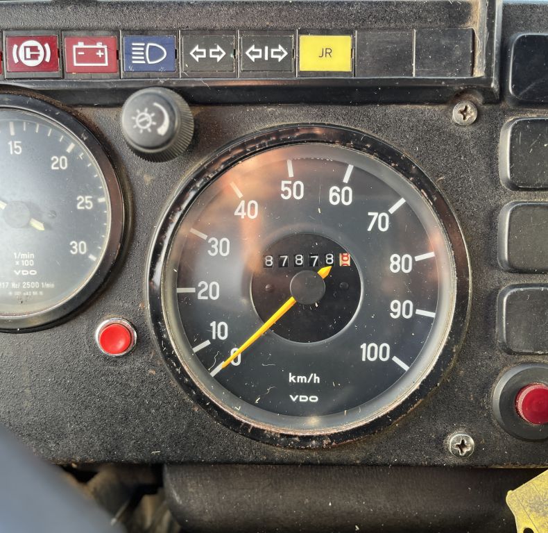 U1300L 3 WAY TIPPER - GREAT VALUE