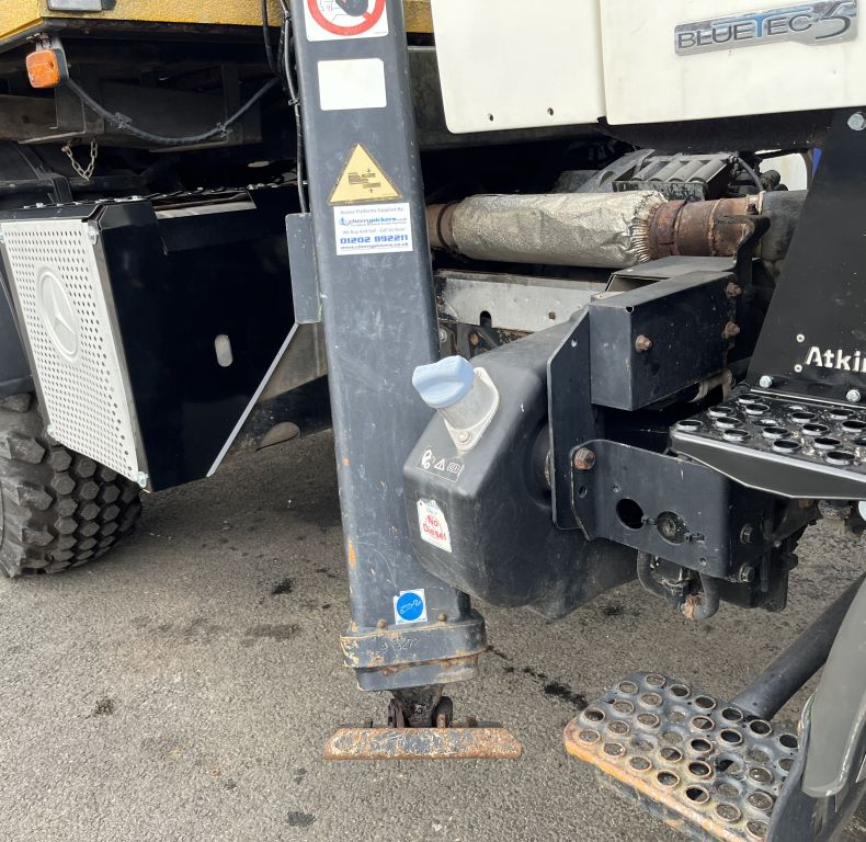 U4000 WITH 15M ACCESS PLATFORM