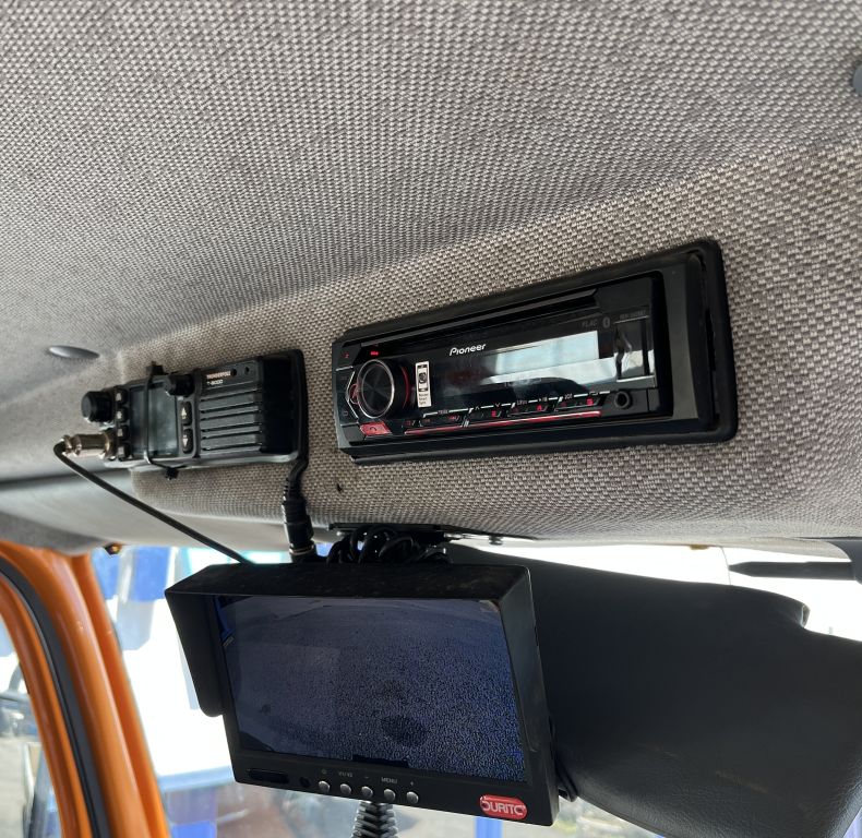 U400 AG REGISTERED WITH PICK-UP HITCH
