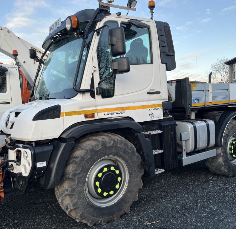 2021 U430 WITH FIEDLER FRONT MOWER