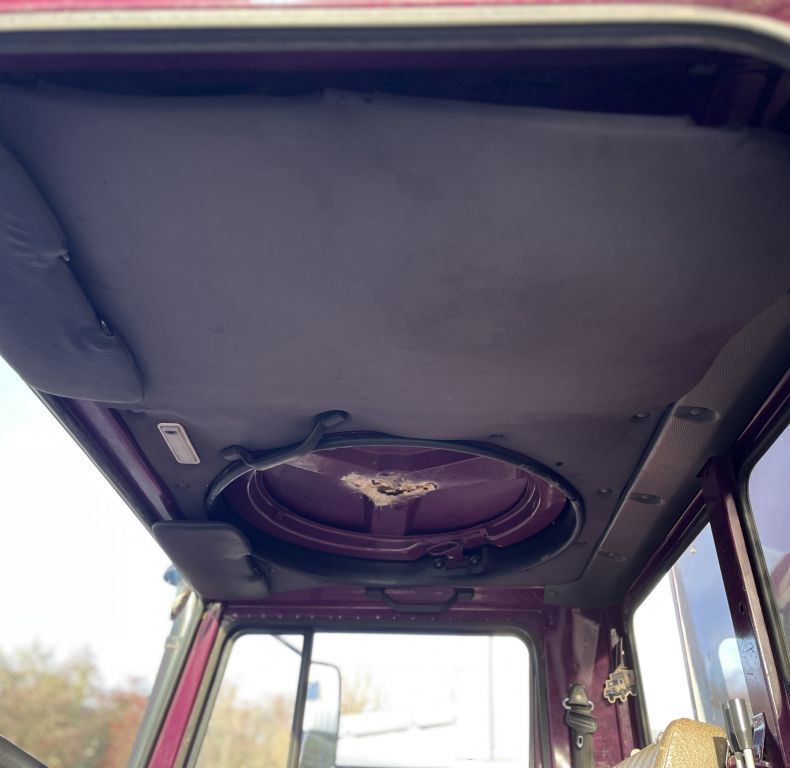 U1300L 3 WAY TIPPER - GREAT VALUE