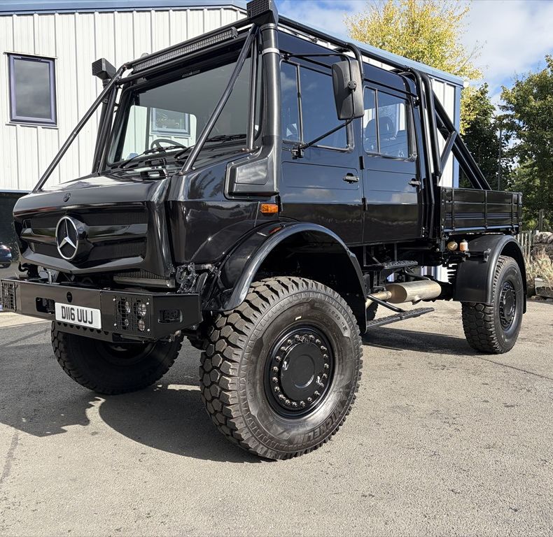 ONE-OFF CUSTOM BUILD - STUNNING TRUCK!