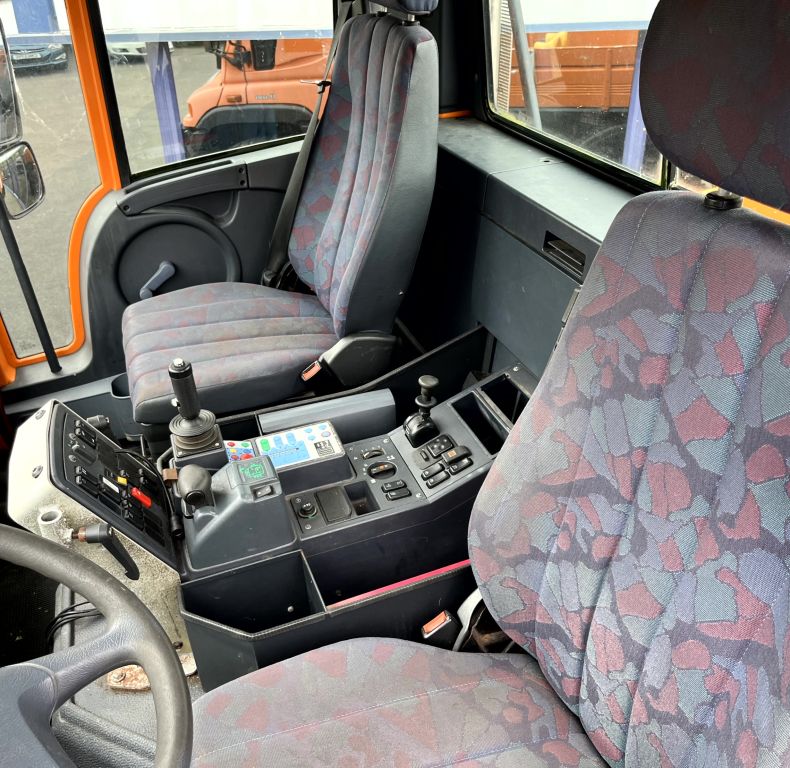 U400 170HP 4 CYL UNIMOG