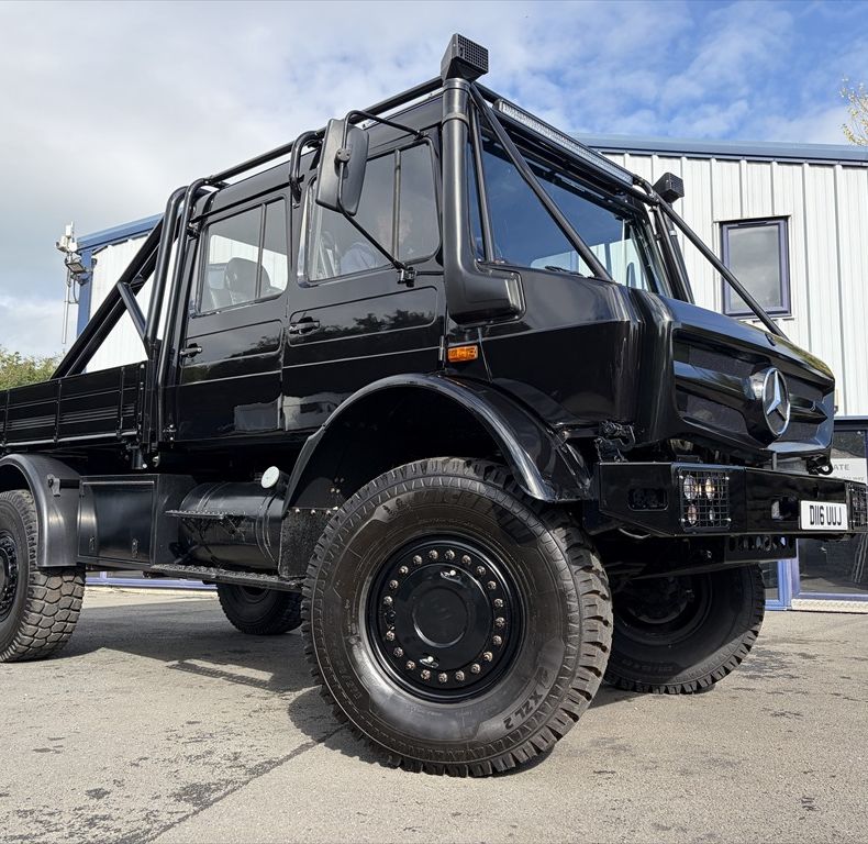 ONE-OFF CUSTOM BUILD - STUNNING TRUCK!