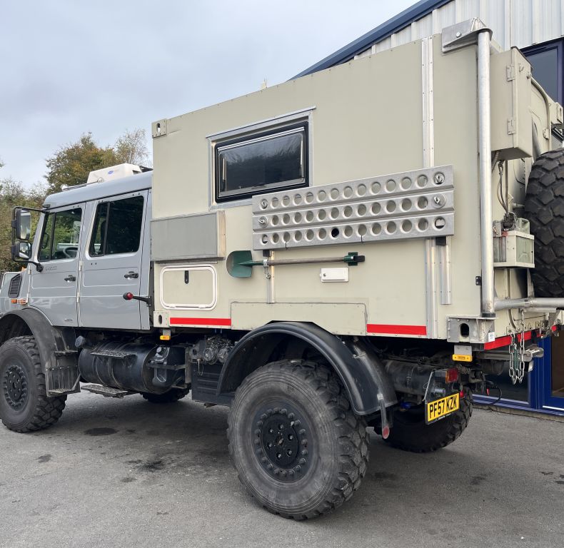 ZEPPELIN EX-MILITARY BOX - WELL EQUIPPED CAMPER CONVERSION