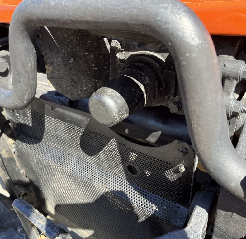 U400 AG REGISTERED WITH PICK-UP HITCH