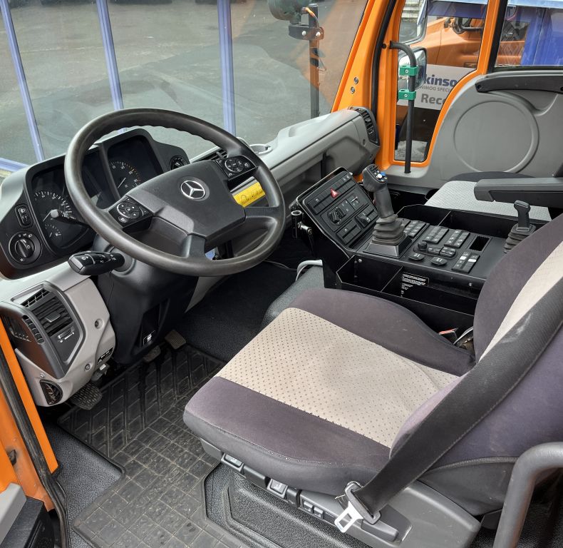 2016 U423 - ONE OWNER FROM NEW