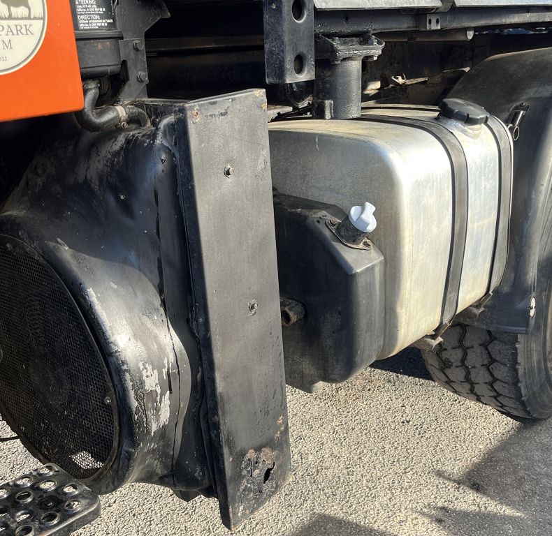 U400 AG REGISTERED WITH PICK-UP HITCH