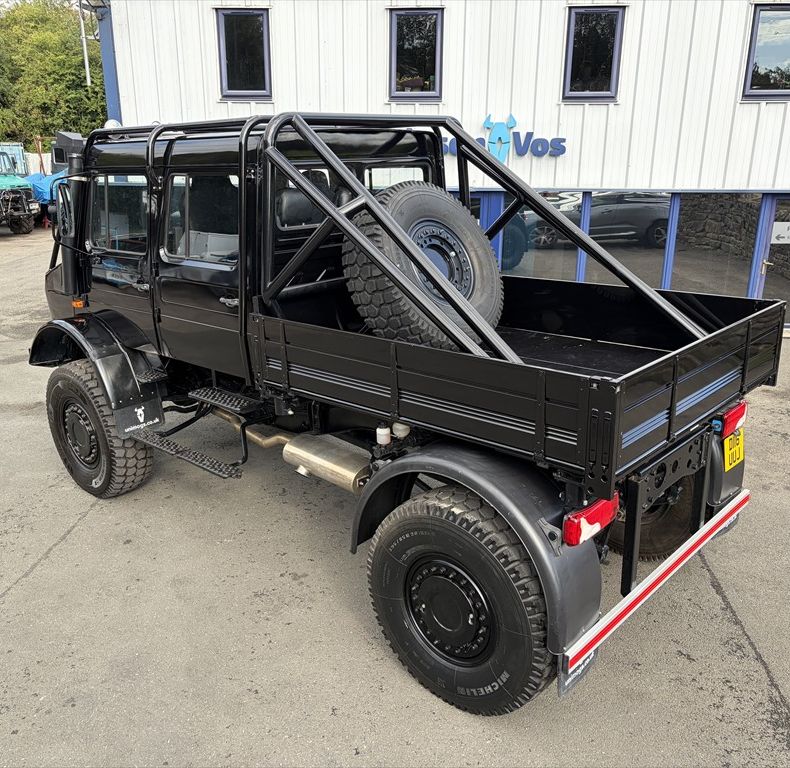 ONE-OFF CUSTOM BUILD - STUNNING TRUCK!