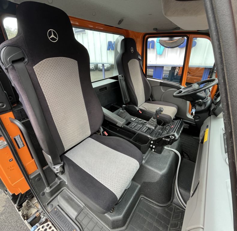 2016 U423 - ONE OWNER FROM NEW