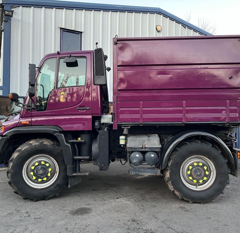 U400 6 CYL AG REG C/W PICK UP HITCH