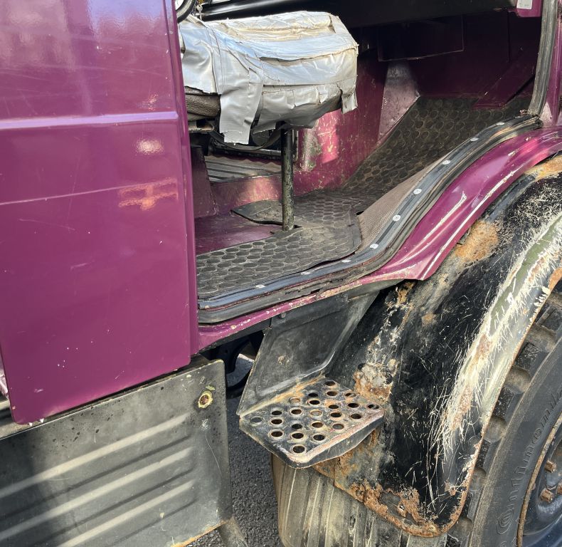 U1300L 3 WAY TIPPER - GREAT VALUE