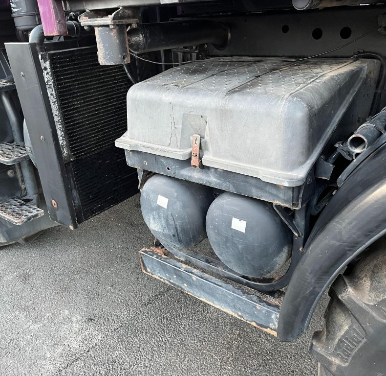 U400 6 CYL AG REG C/W PICK UP HITCH