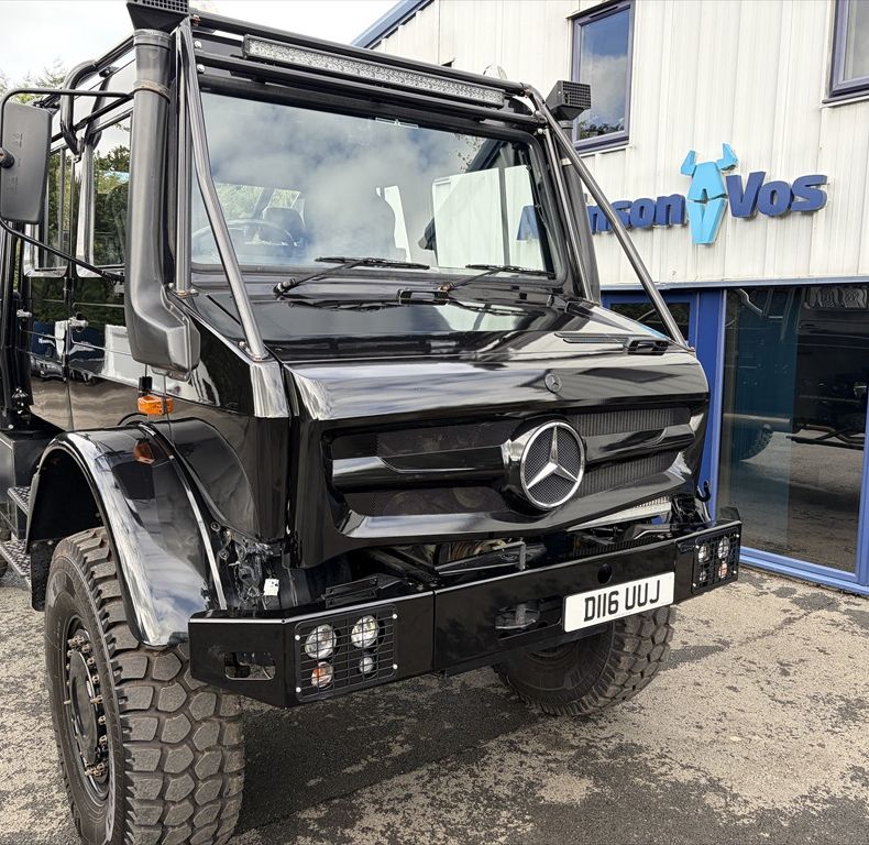 ONE-OFF CUSTOM BUILD - STUNNING TRUCK!